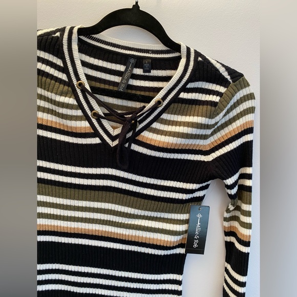 NWT Multi colour stripe V neck Ribbed sweater with Grommet &Lace front bohemian - Picture 6 of 13